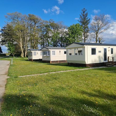 Апартаменты Blackmoor Farm - Caravan 6 Ludchurch Экстерьер фото