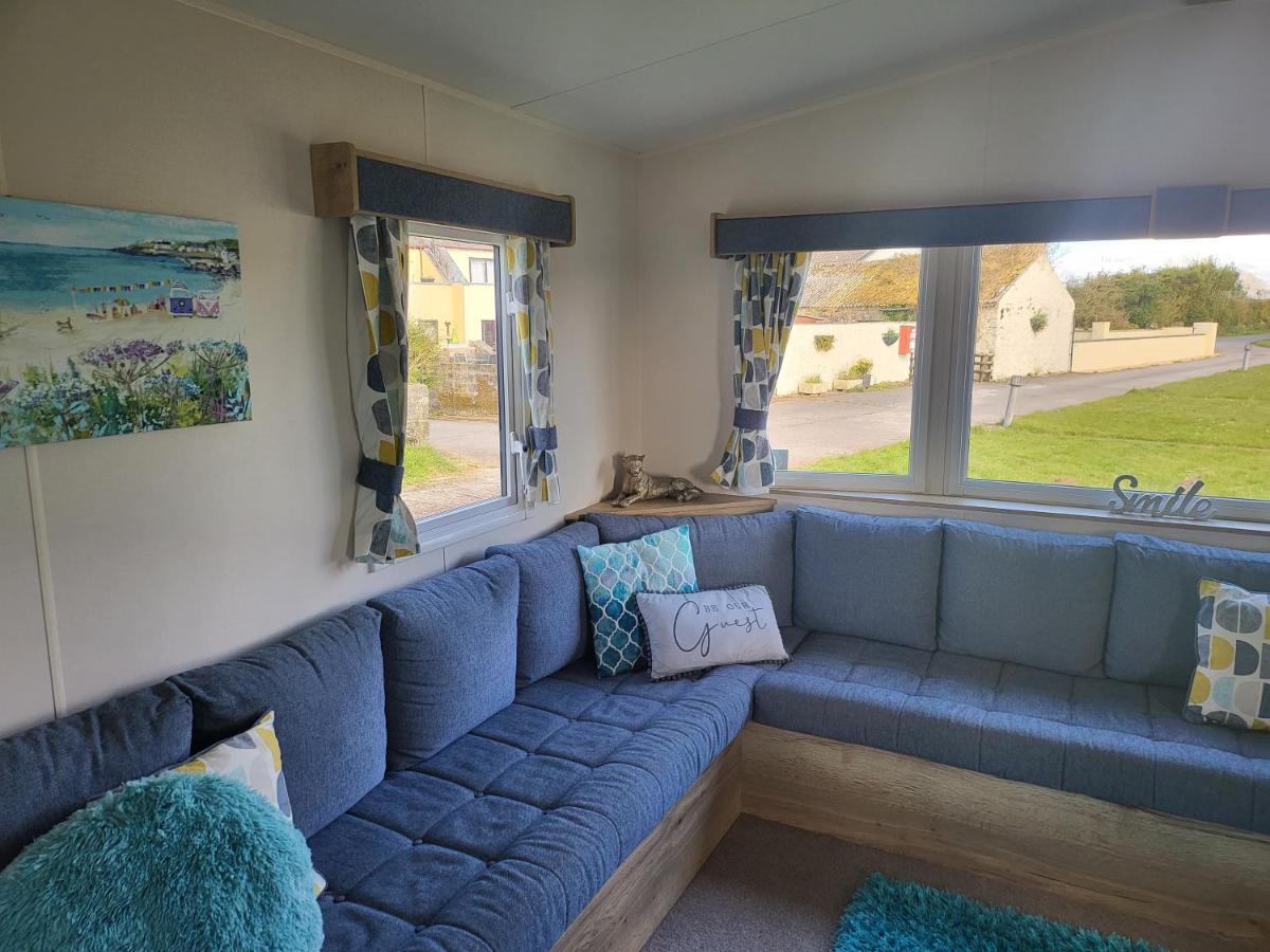 Апартаменты Blackmoor Farm - Caravan 6 Ludchurch Экстерьер фото