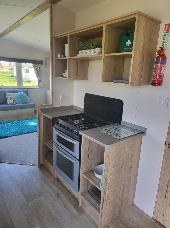 Апартаменты Blackmoor Farm - Caravan 6 Ludchurch Экстерьер фото